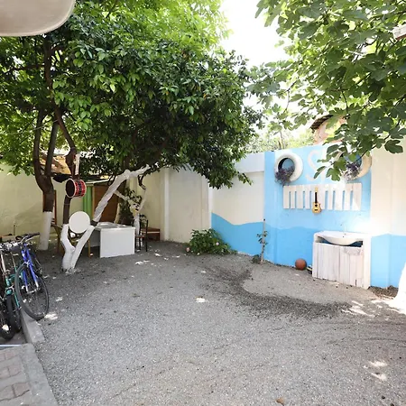 Osho Tirana