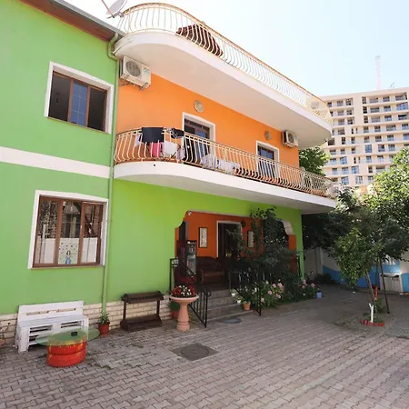 Osho Vandrarhem Tirana