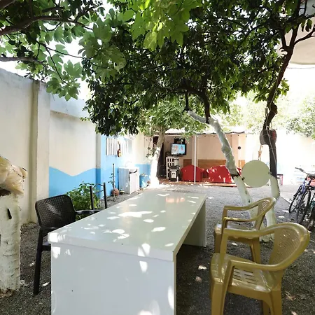 אכסניה Osho טיראנה