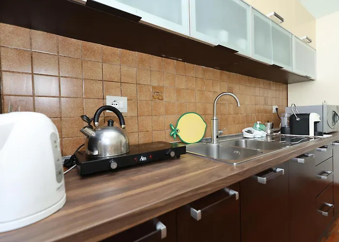 Osho Hostel Τίρανα